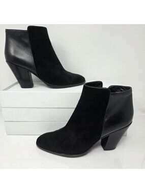 Barneys New York Black Suede Ankle Boots Italy Womens EU 39 US 9 Block Heel Zip